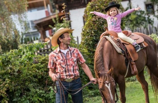 urlaub-auf-dem-reiterhof-suedtirol (2)